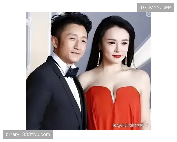 邹市明居然在家穿得比明星还精致，一点不输豪门夫妇那架势？
